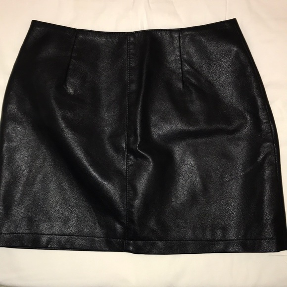 Forever 21 Faux Leather Skirt - Picture 2 of 3